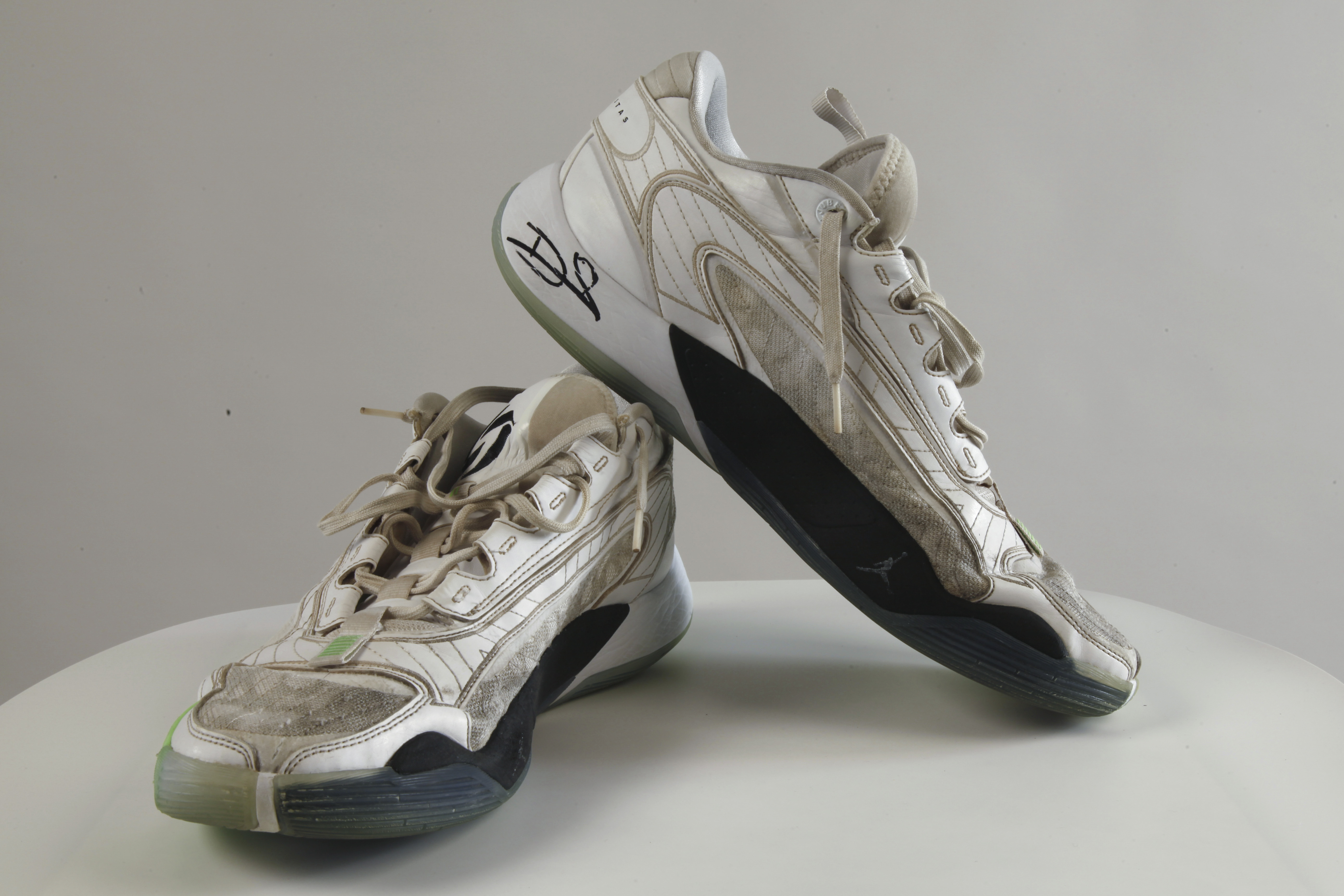 Paire de chaussures de basket-ball Air Jordan de Lucas Dussoulier