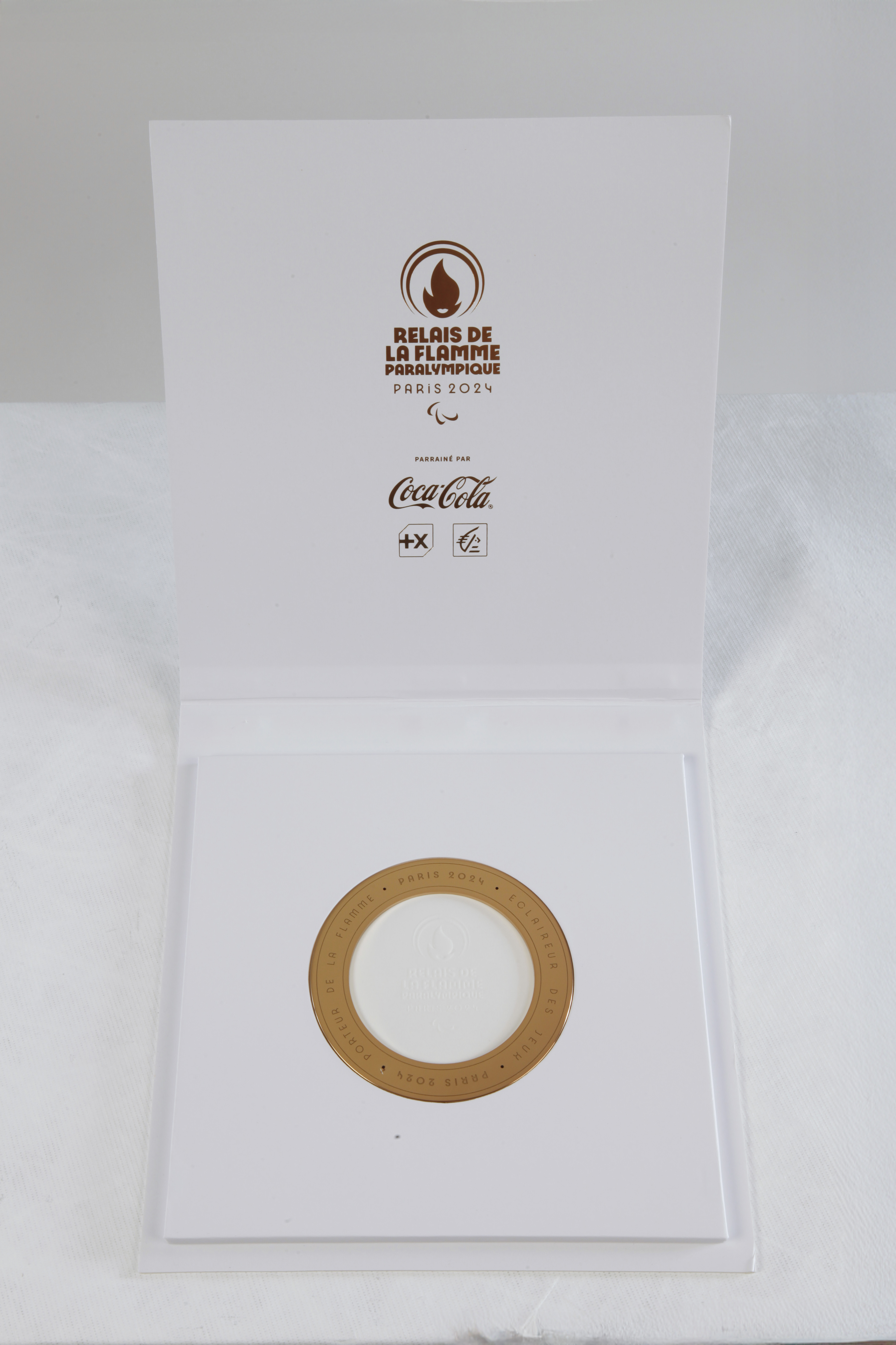 Coffret du "Coeur de la Torche" des JOP 2024