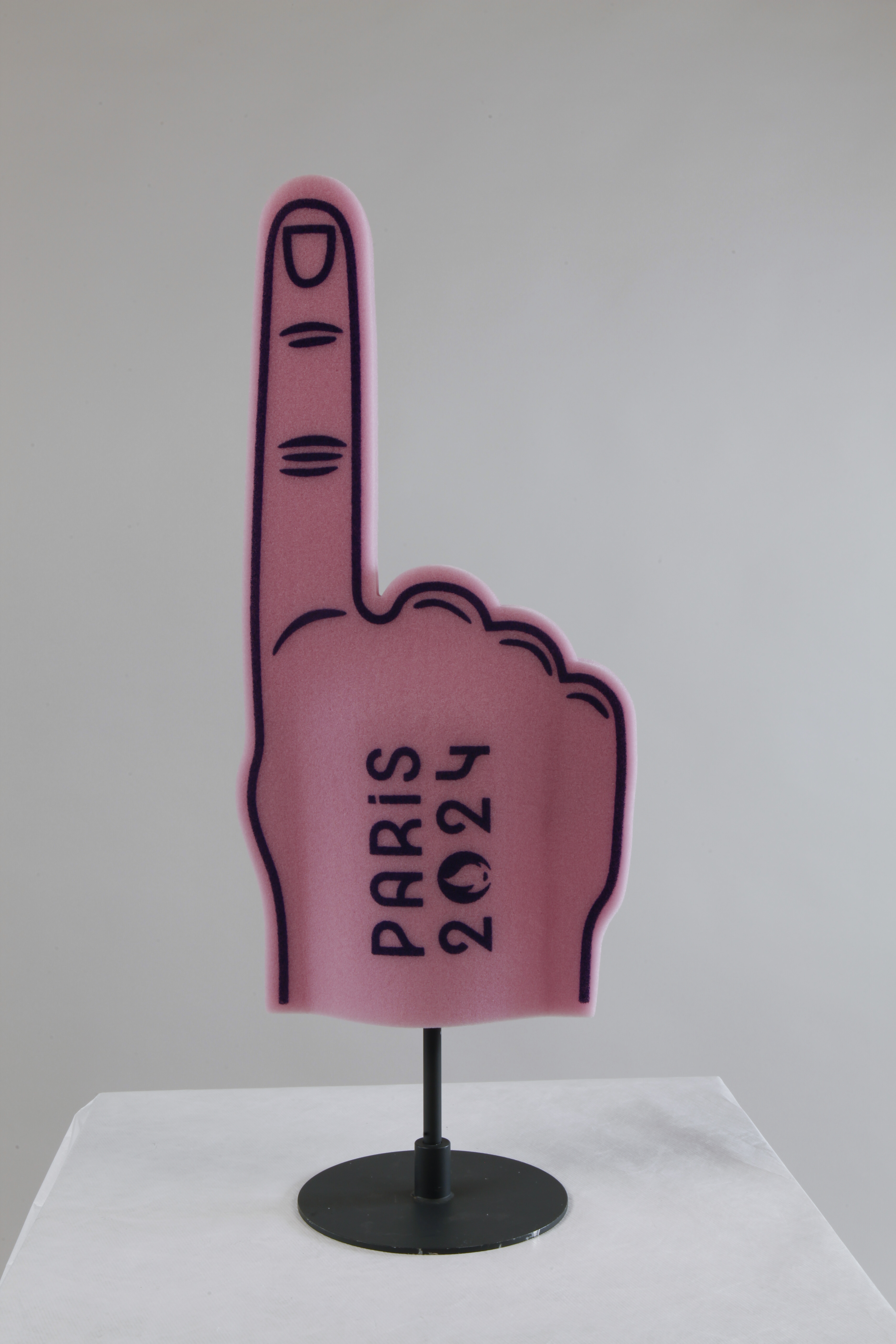 Main Doigt de supporter - Paris 2024