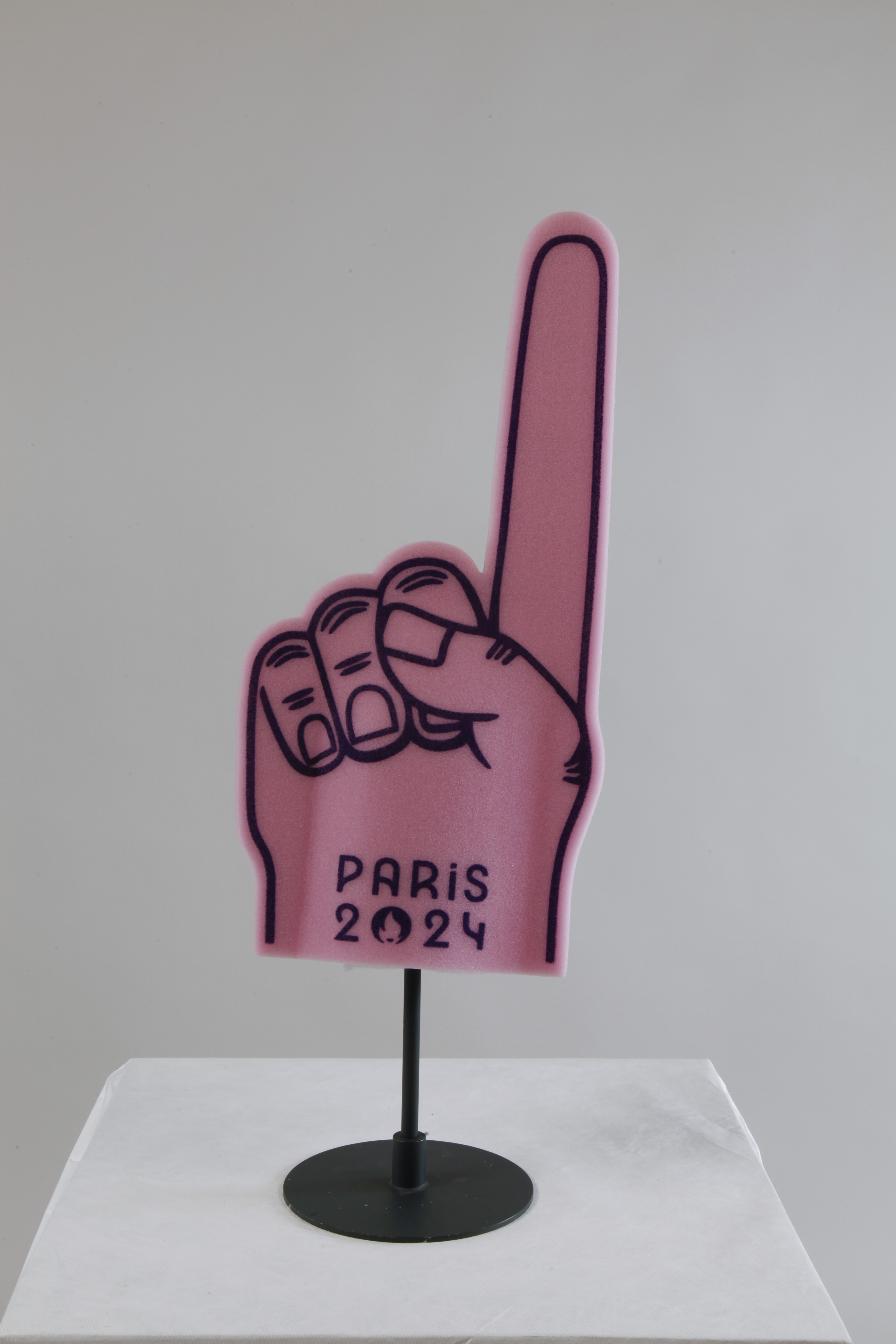 Main Doigt de supporter - Paris 2024