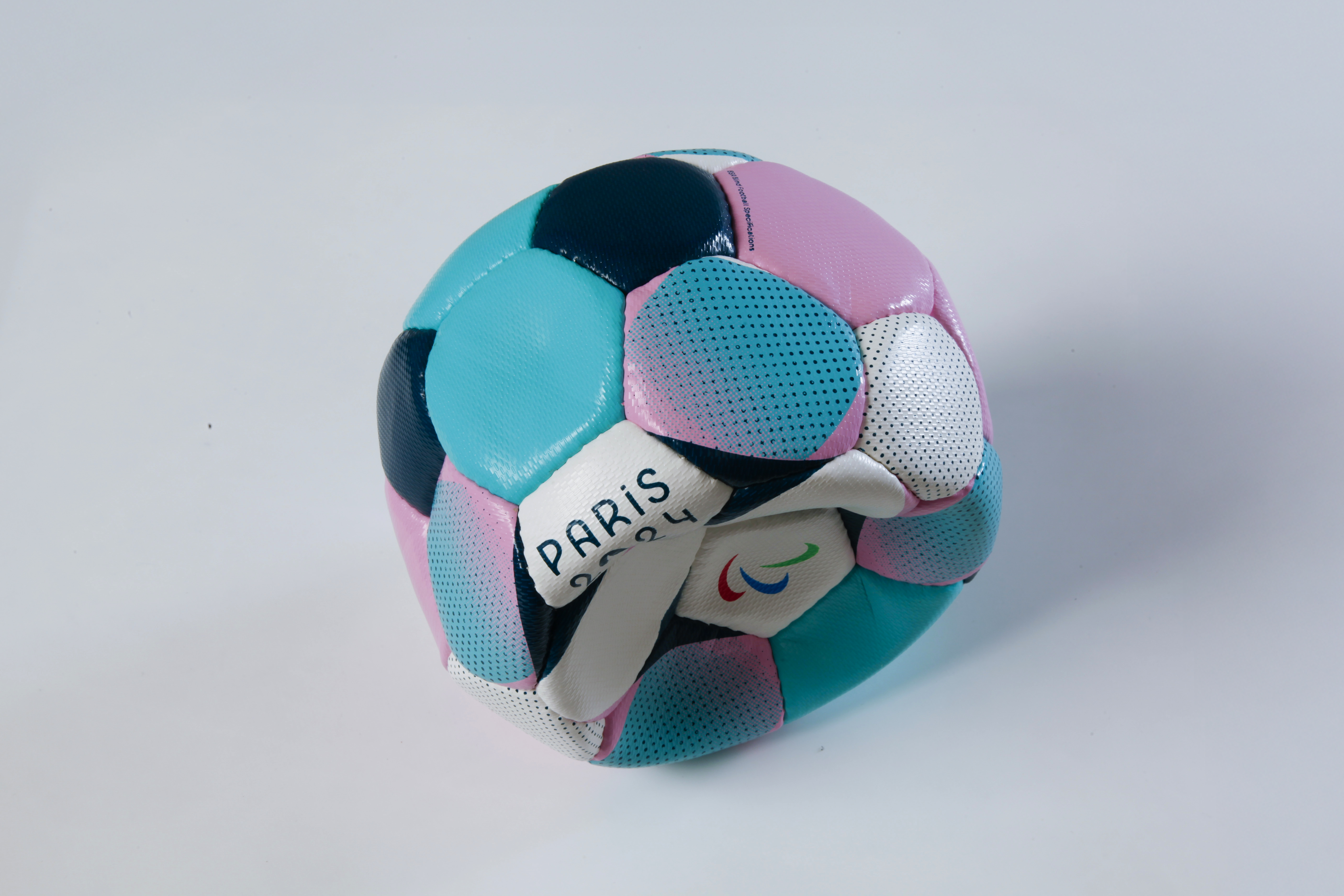 Ballon de cécifoot des Jeux Paralympiques de Paris 2024